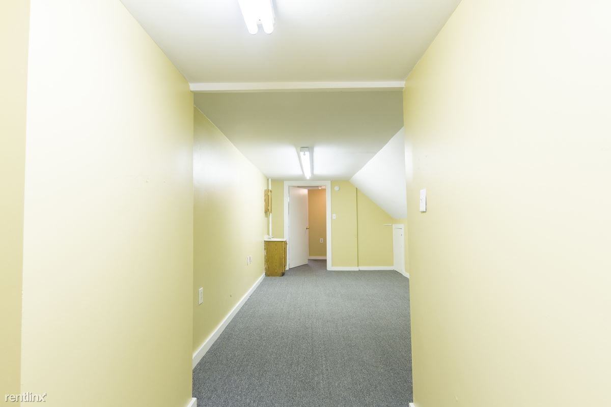 2317 N High St - Photo 3 of 9