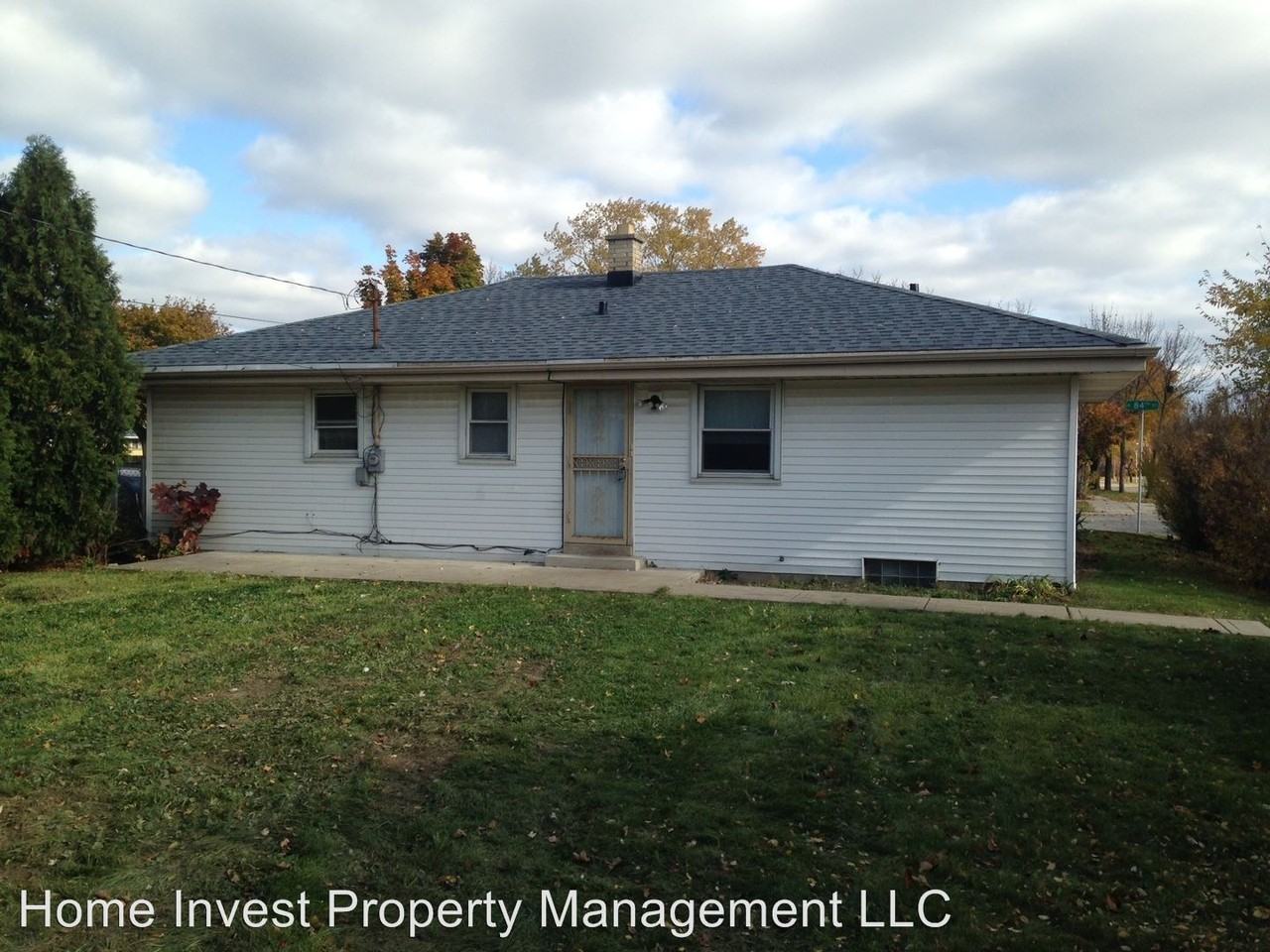 4911 N 84th St - Photo 2 of 23