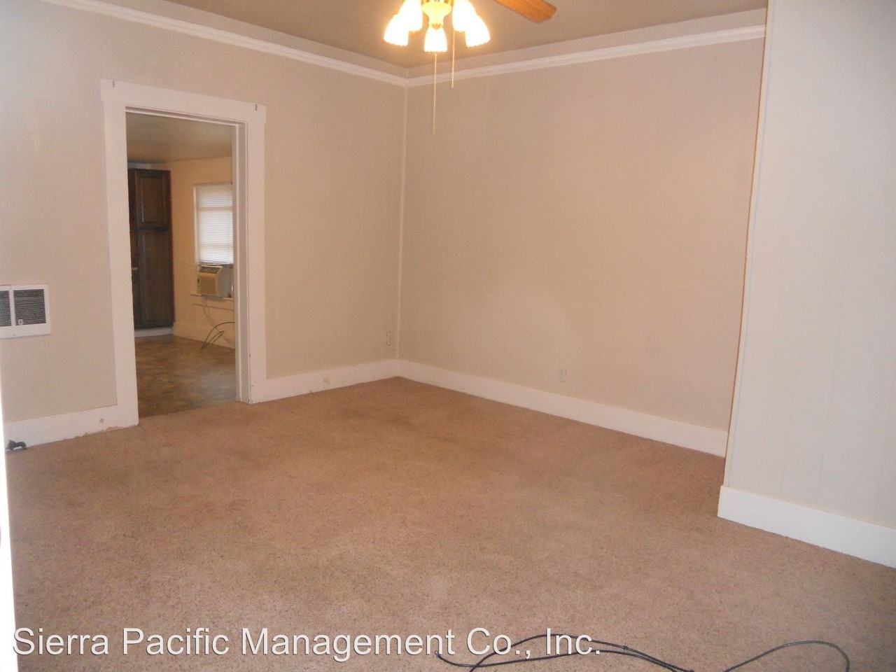 820 Oak St - Photo 3 of 5