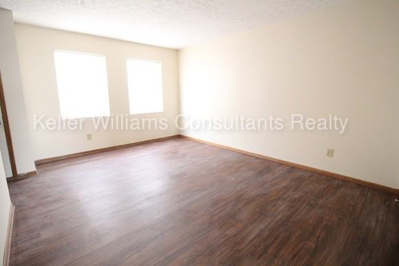 2596 Sawbury Blvd - Photo 2 of 9