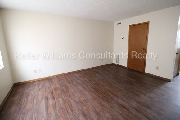 2596 Sawbury Blvd - Photo 3 of 9