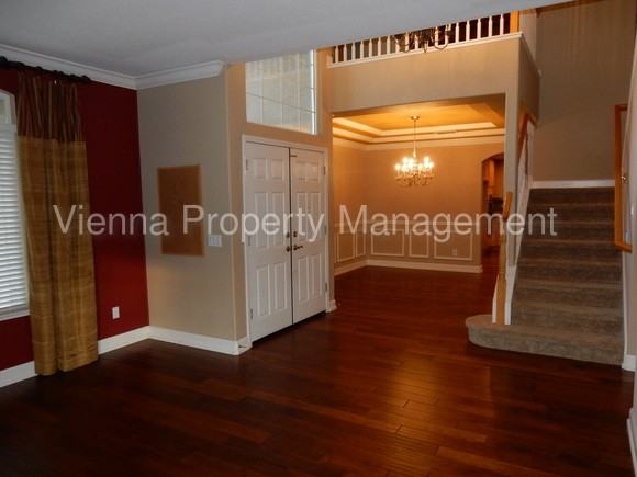 216 Heredia Ct - Photo 3 of 50