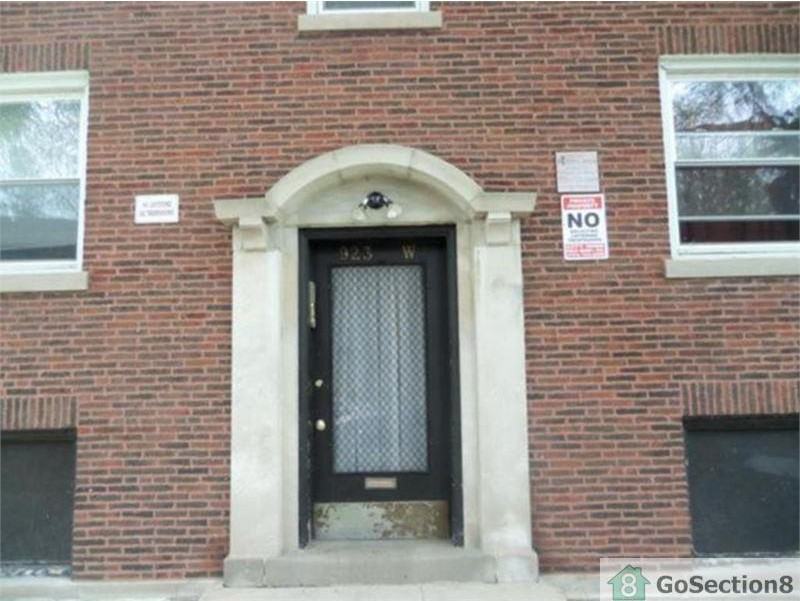 923 W 85th St - Photo 2 of 50