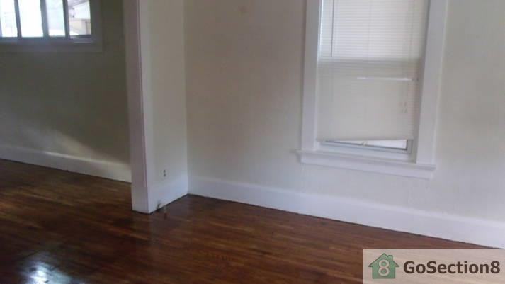 1537 Remington St - Photo 2 of 4