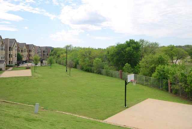 Oxford at Iron Horse - Photo 5 of 22