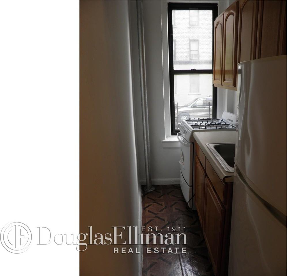 Grand Concourse & E 172nd St #K