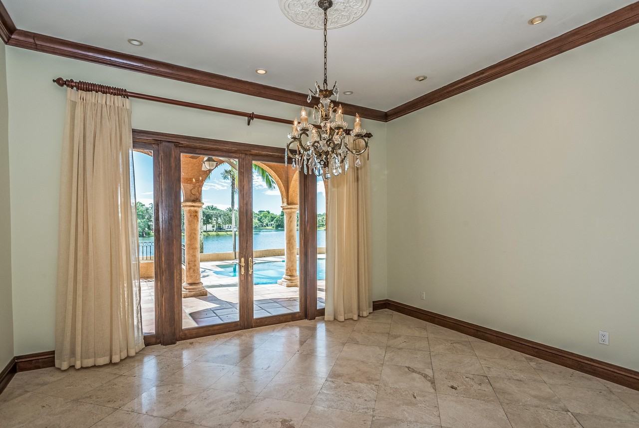 4970 SW 88th St - Photo 3 of 24