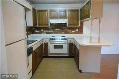 7091 Hedgesville Rd - Photo 3 of 17