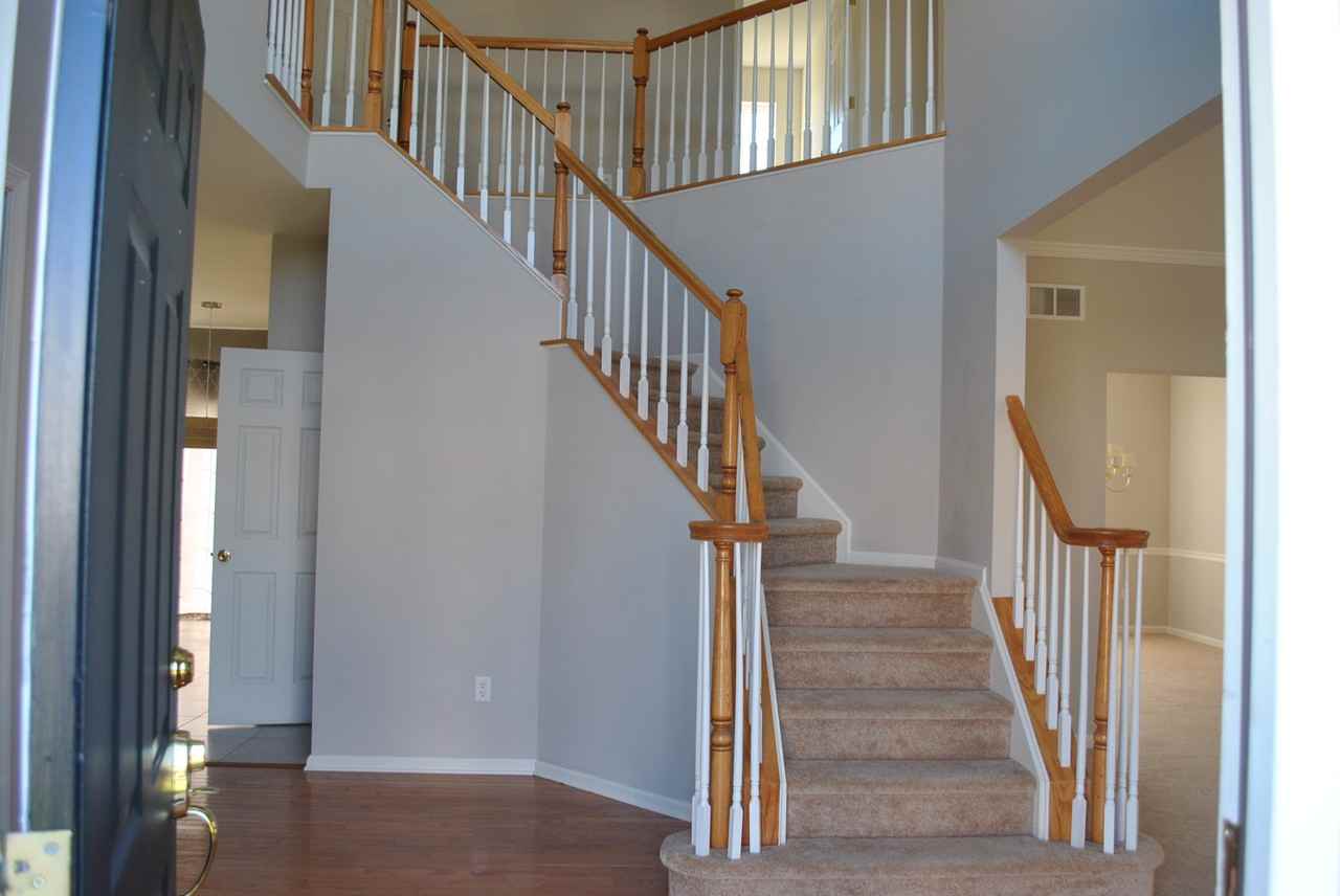 27 Watson Ln - Photo 3 of 24