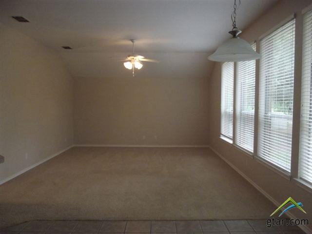 373 Molly Ln - Photo 2 of 7