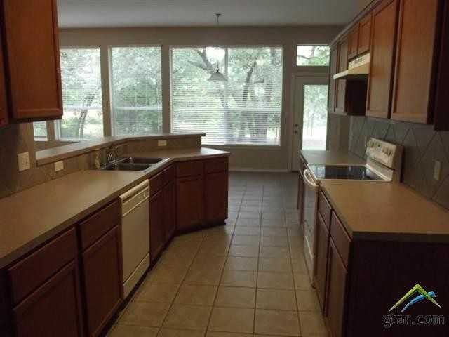 373 Molly Ln - Photo 3 of 7