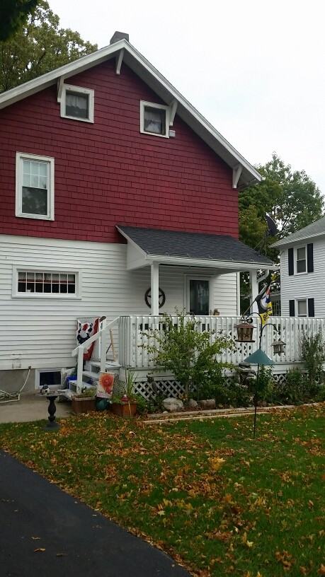 110 Oak St - Photo 3 of 10