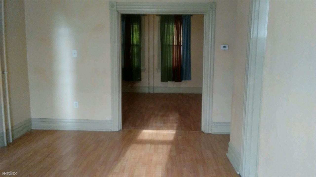 818 Spring St - Photo 2 of 12