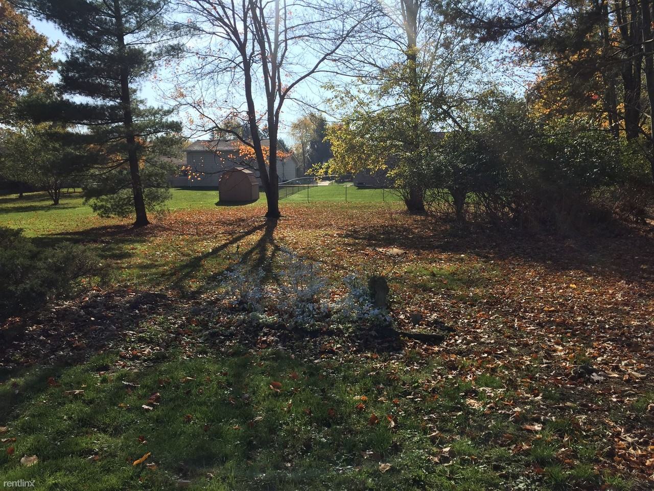 20255 Birchwood Ln - Photo 2 of 9