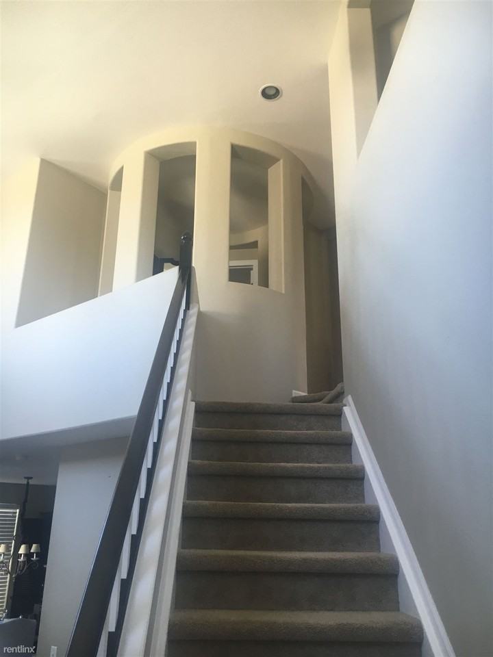 10599 Atwood Cir - Photo 2 of 8