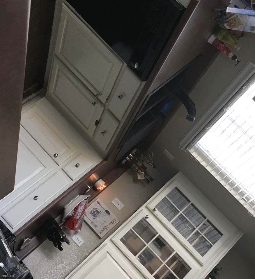 10599 Atwood Cir - Photo 3 of 8