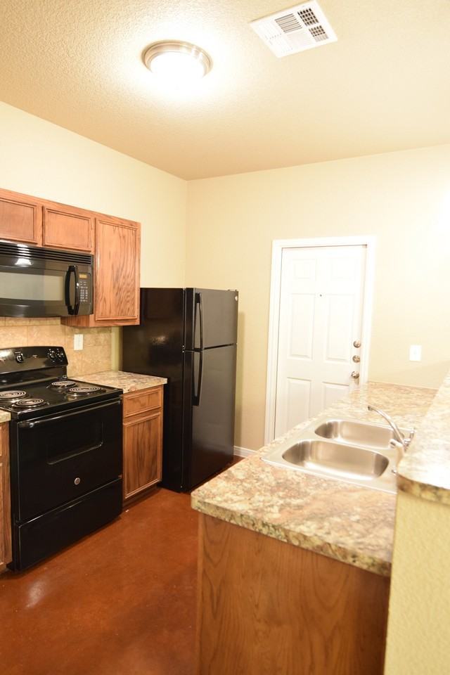 1423-1401 Hopi Trail