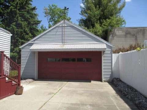 316 W 3rd St - Photo 2 of 20