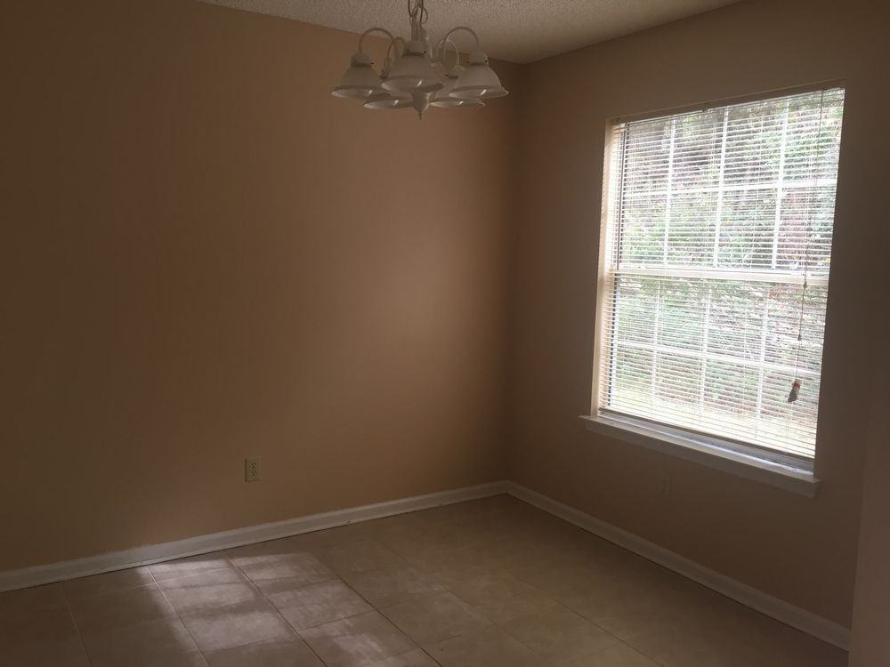 175 Talbot Ct - Photo 3 of 9