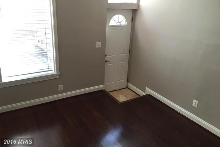 218 N Glover St - Photo 3 of 13