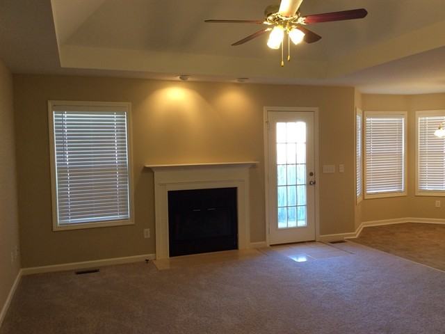 630 Kingsway Dr - Photo 2 of 12