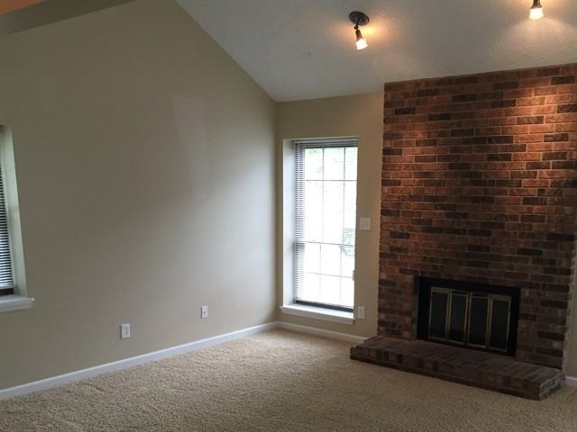 4464 Andscott Dr - Photo 3 of 10