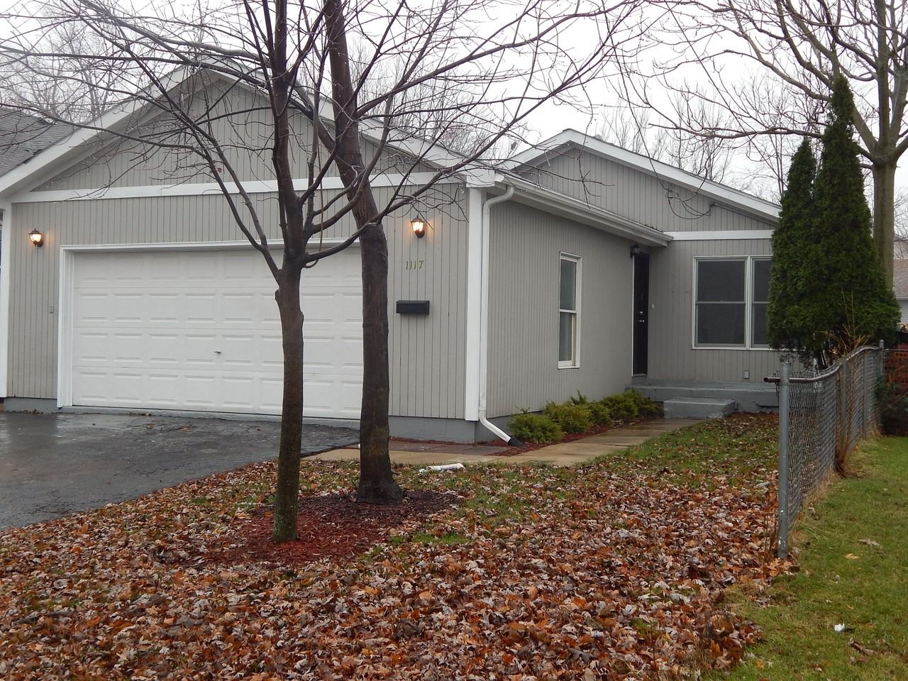 1117 Solfisburg Ave - Photo 3 of 25