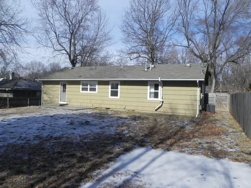 4211 E 115th St - Photo 2 of 16