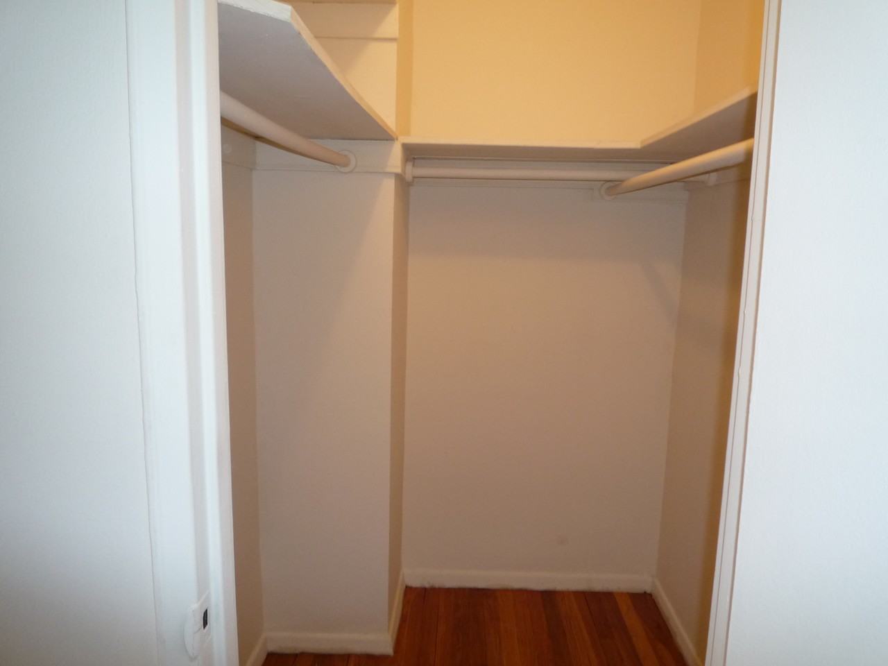 1180 Midland Ave #H - Photo 4 of 10