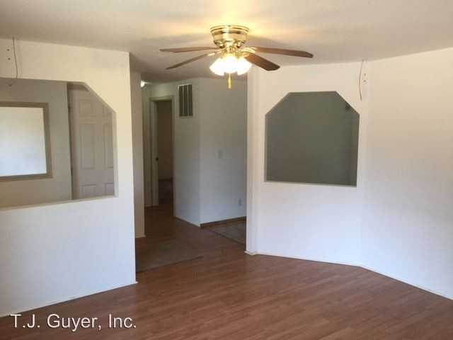 303 S Front St - Photo 3 of 17