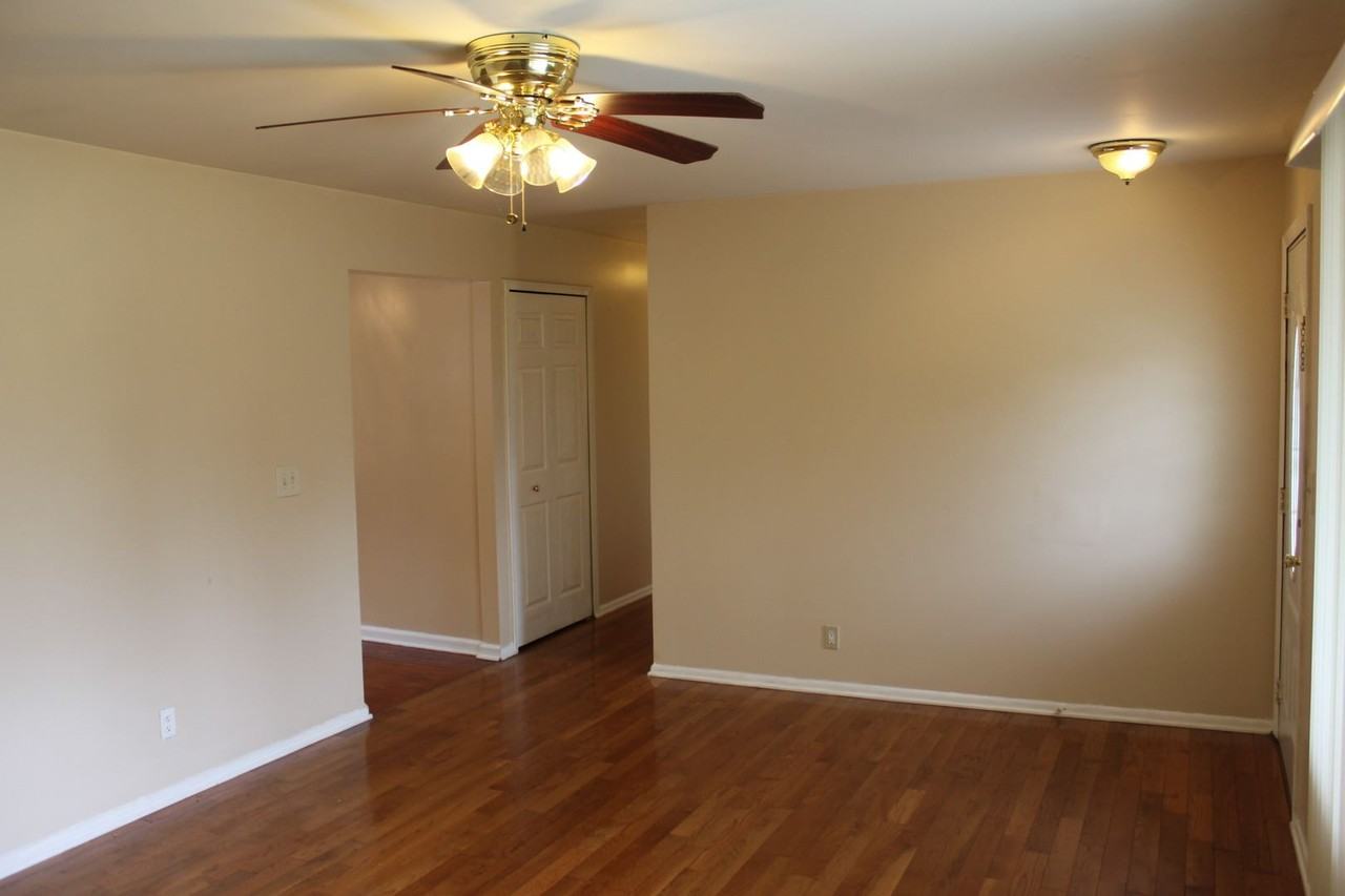 5097 Middleboro Rd - Photo 2 of 3