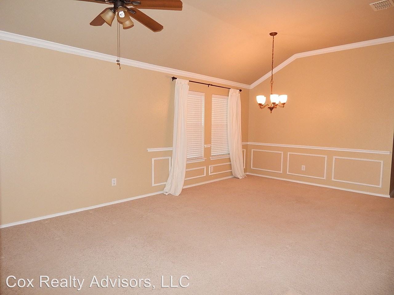 1335 San Rafael Dr - Photo 2 of 22