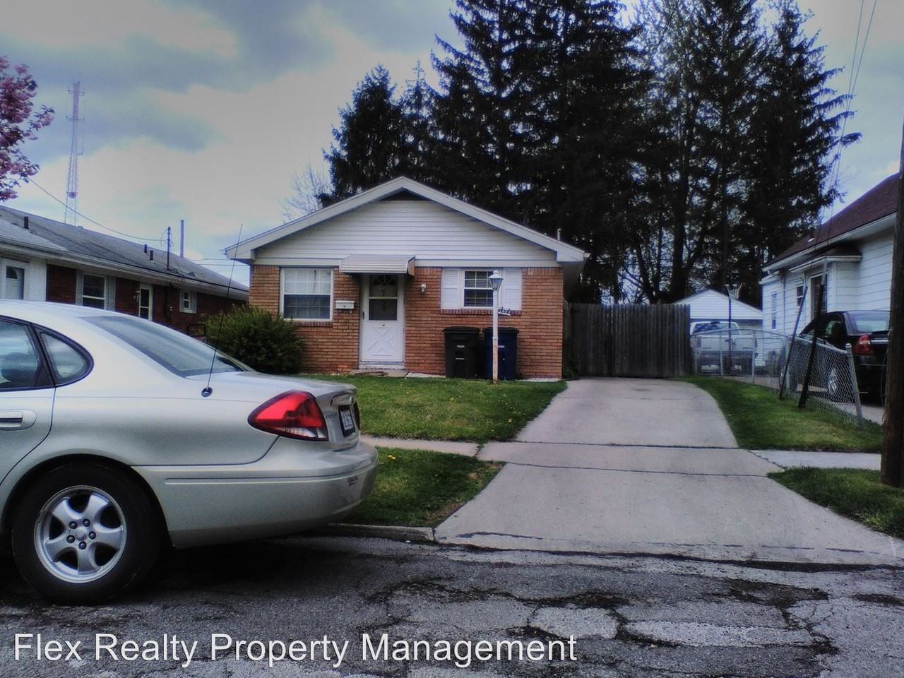 1402 Laurel Ave - Photo 3 of 3