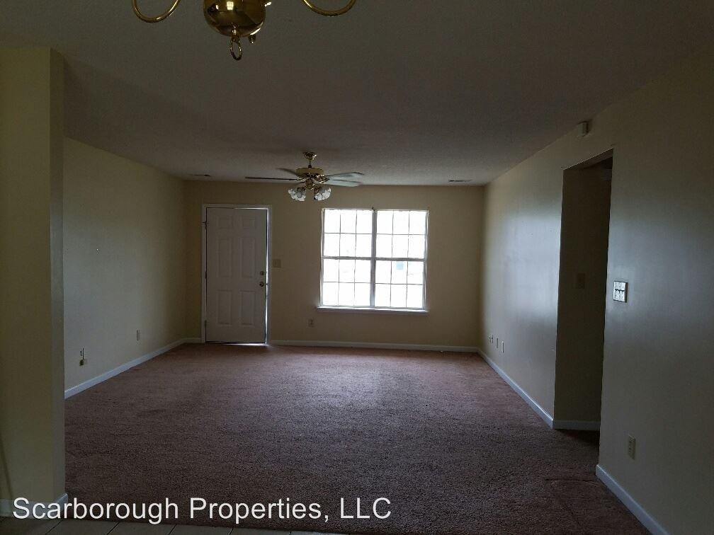 718 Macy St - Photo 3 of 6