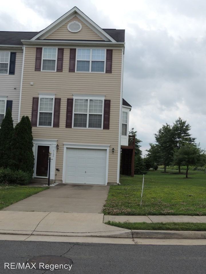 6196 Newton Ln - Photo 2 of 24