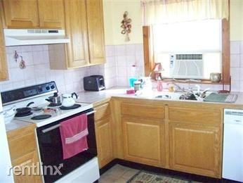 395 Commercial St #2 - Photo 2 of 5