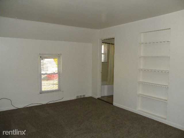 201 N Saginaw St - Photo 3 of 4