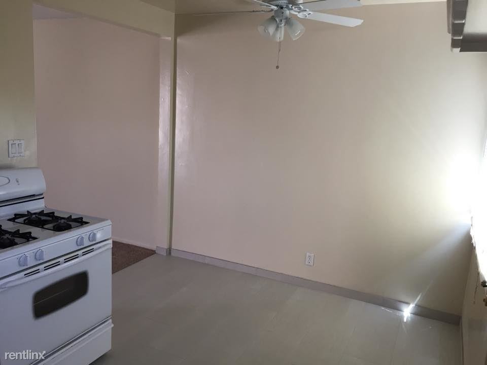 4094 Green Ave - Photo 3 of 8