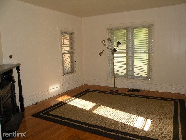 213 N Saginaw St - Photo 3 of 13