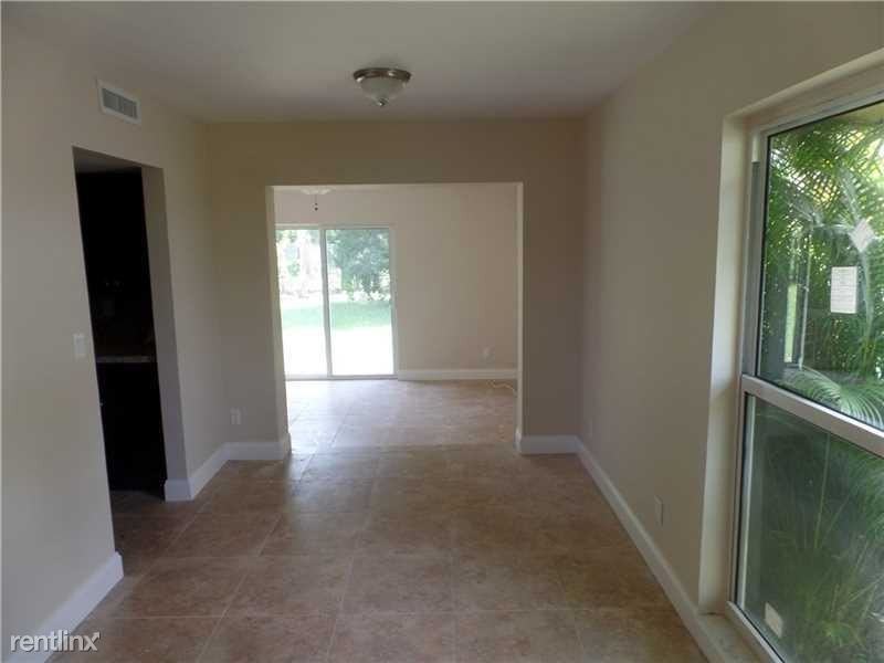 7002 NW 80th Ct - Photo 2 of 5