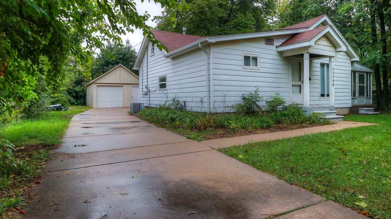 35348 Sheffield Street - Photo 3 of 18