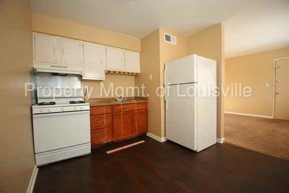 6807 Crestview Drive - Photo 2 of 7