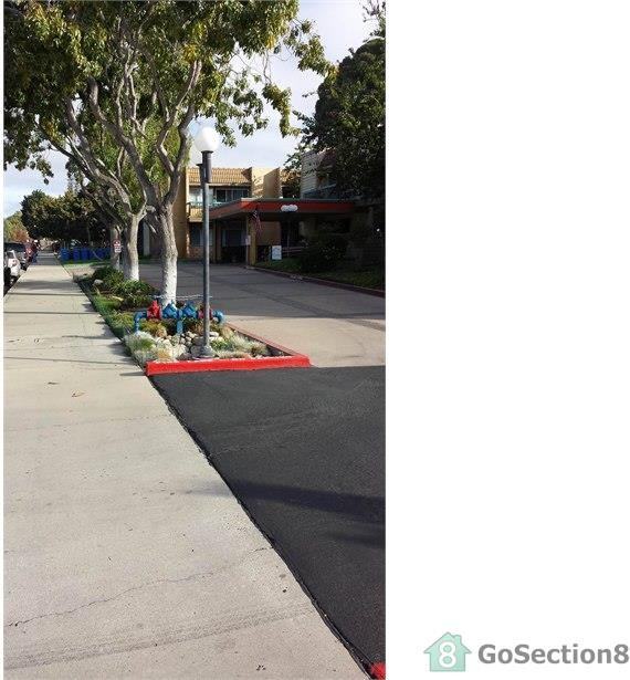 365 S Elm St - Photo 3 of 4