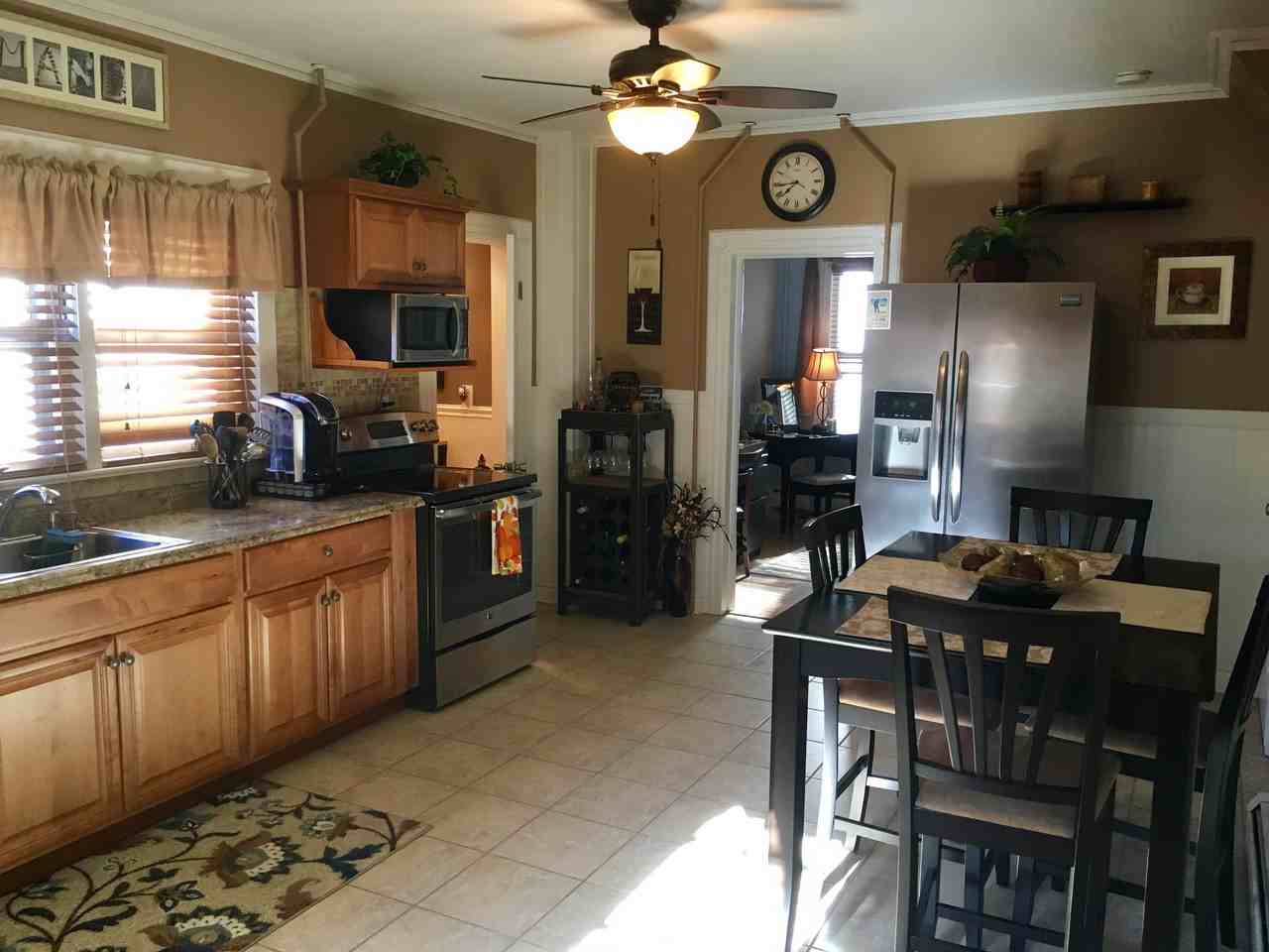 37 Bartholdi Ave - Photo 3 of 13