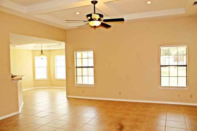 705 Puig Dr - Photo 2 of 10