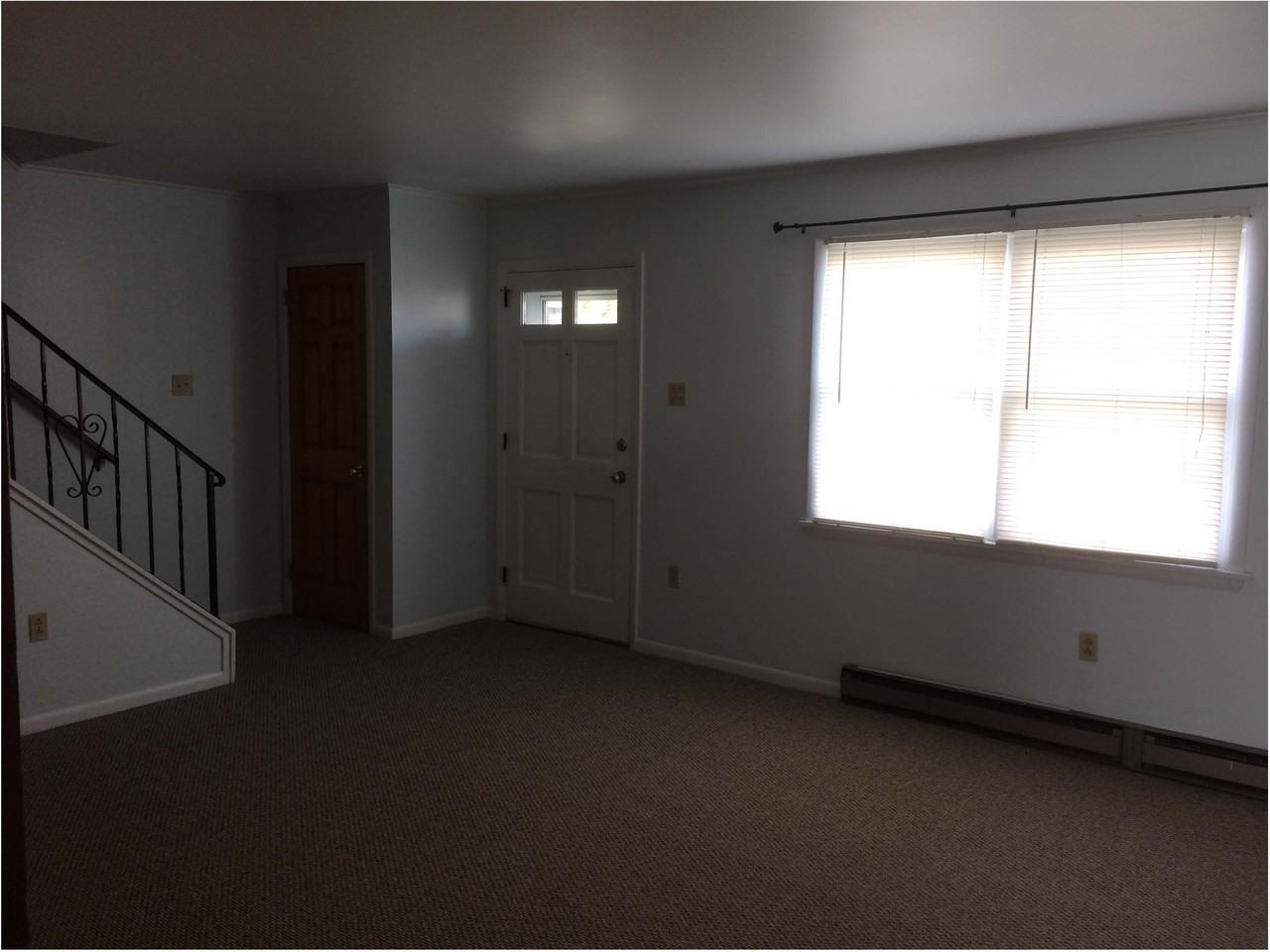 840 Cross St - Photo 2 of 10