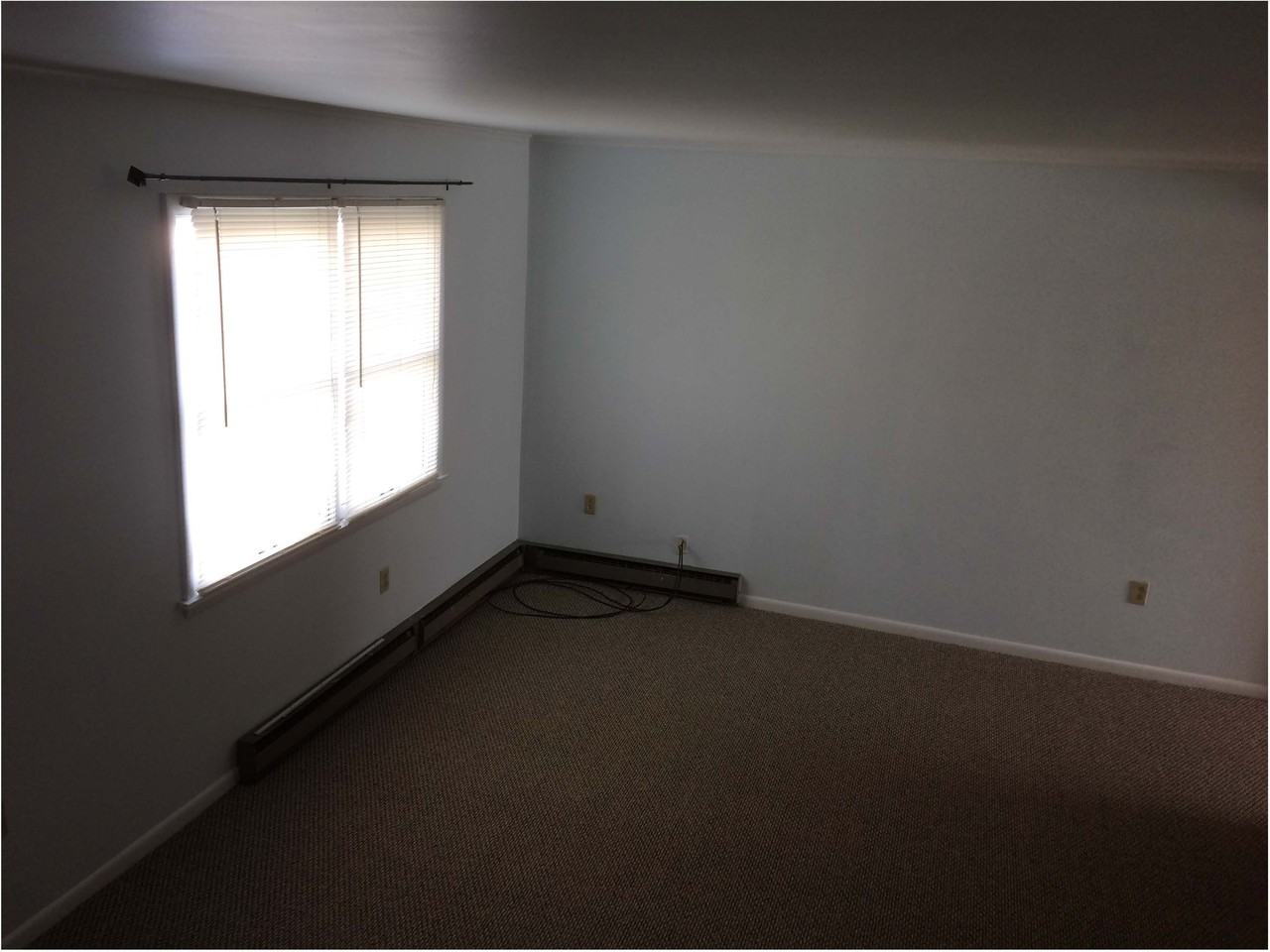 840 Cross St - Photo 3 of 10