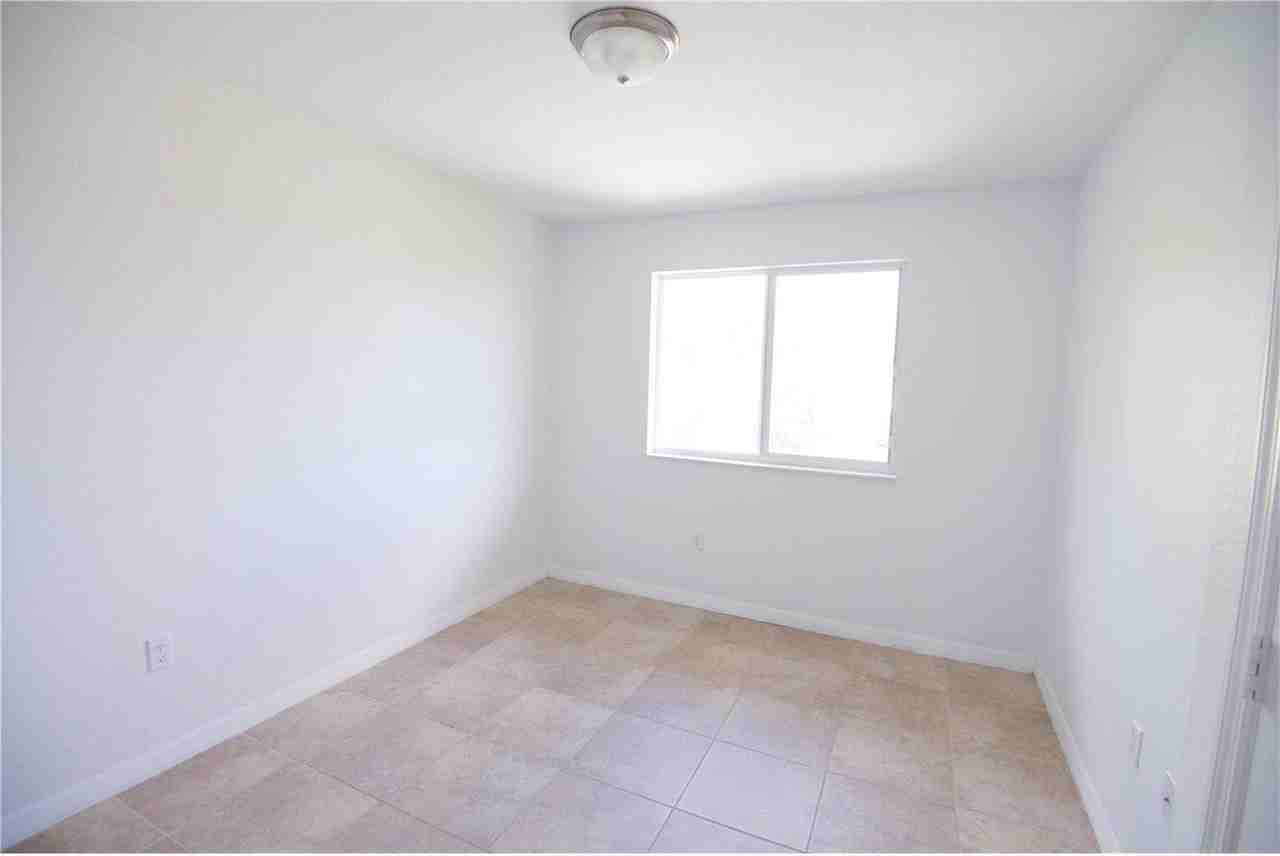 4042 Oak Landing Dr - Photo 3 of 8