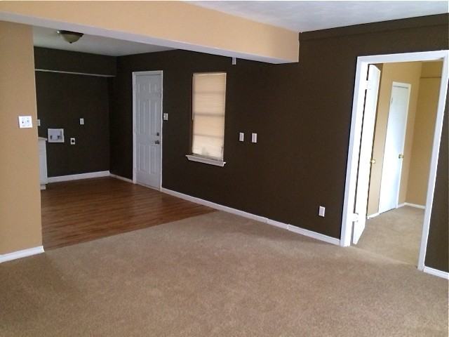1118 Richard Dr - Photo 3 of 6