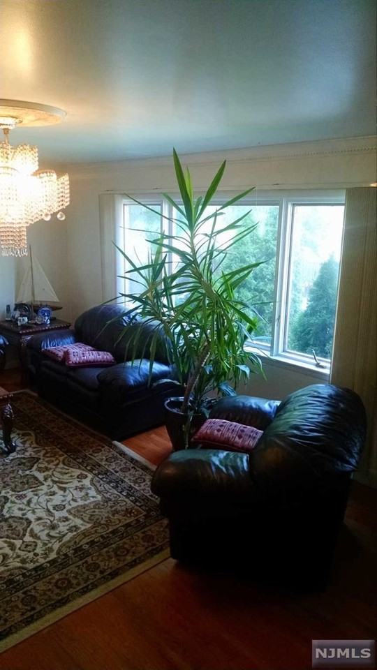 71 Kinzley St - Photo 3 of 23